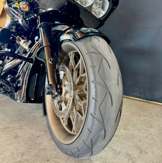 Road Glide ST Fat Lady Rockford Fosgate Fat Tire Projekt31