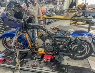 Harley Davidson Road Glide Special Die blaue Elise