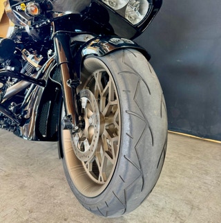 Road Glide ST Fat Lady Rockford Fosgate Fat Tire Projekt31