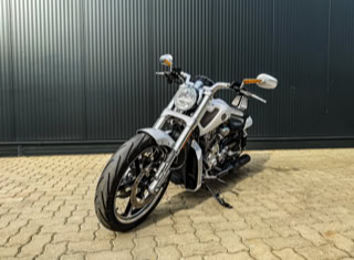 Harley-Davidson V-Rod Muscle Chopper / Cruiser