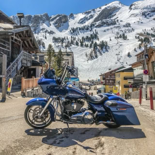 Harley Davidson Road Glide Special Die blaue Elise