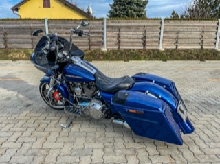 Harley Davidson Road Glide Special 2015 Die blaue Elise