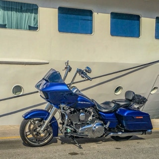 Harley Davidson Road Glide Special Die blaue Elise
