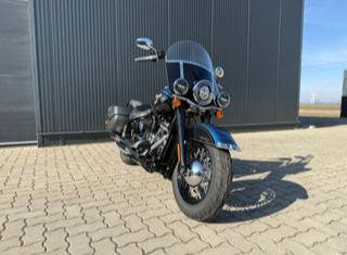 Harley-Davidson Heritage 114 FLHCS Chopper / Cruiser